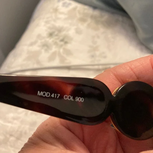 Gianni Versace Vintage Medusa Sunglasses Model 417 Col 900 Authentic